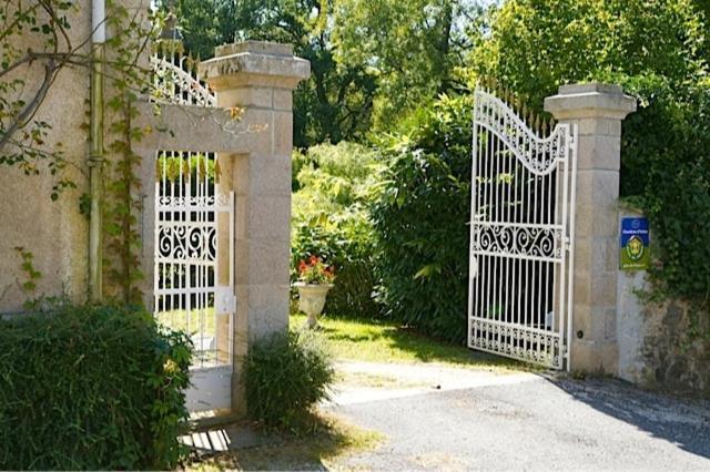 לינה וארוחת בוקר Solignac Domaine De La Dame De Lauriere מראה חיצוני תמונה